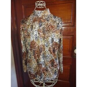 5/$25 EUC Sz Med Long Sleeve Pullover Animal Print Mock-Neck Cheetah Leopard